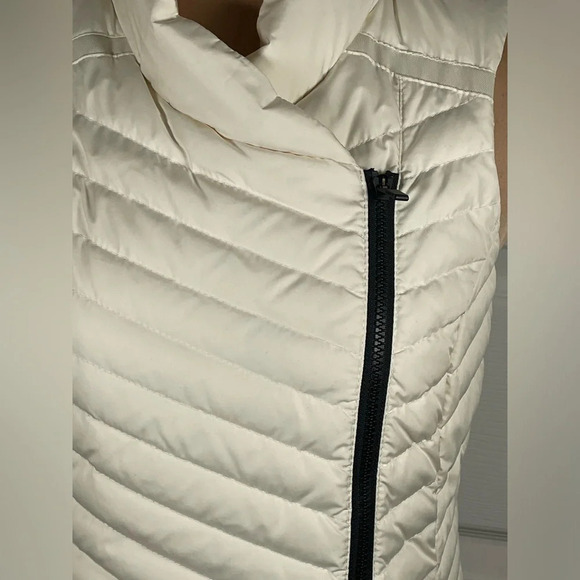 ATHLETA So Down Asymmetrical Front Zip Vest XS - Picture 6 of 14